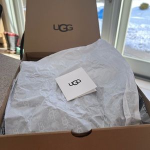 UGG Kids Classic II Water Resistant Gray Boots - Sz 6